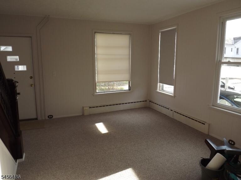 Property listing MLS 4049104 photo 2
