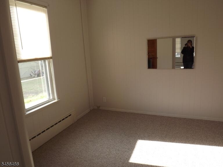 Property listing MLS 4049104 photo 4