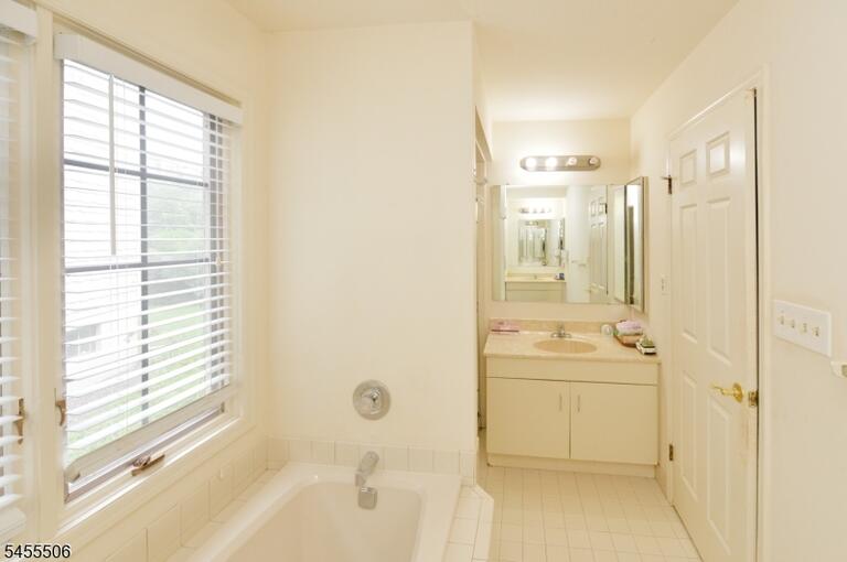 Property listing MLS 4049113 photo 21