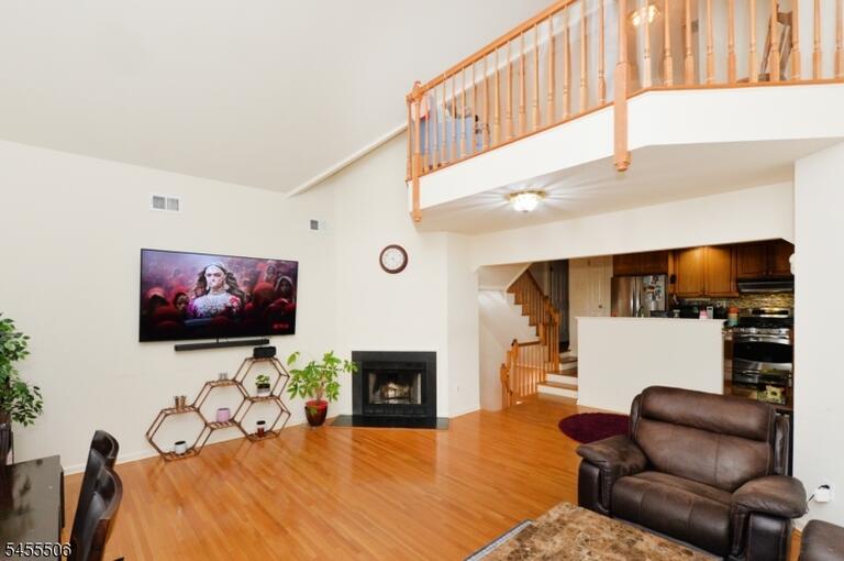 Property listing MLS 4049113 photo 27