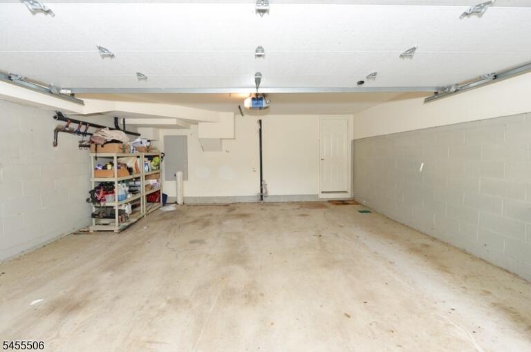 Property listing MLS 4049113 photo 3