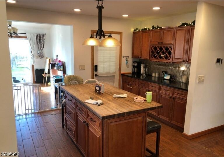 Property listing MLS 4049126 photo 3