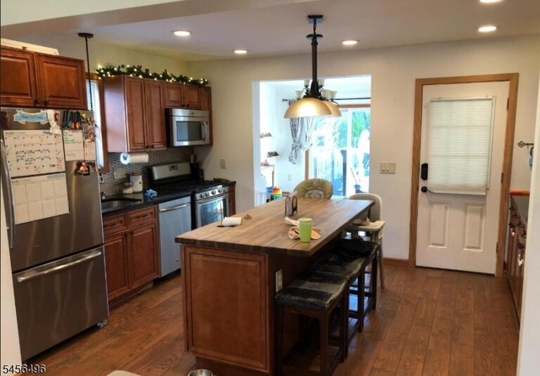 Property listing MLS 4049126 photo 4