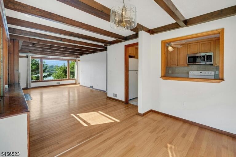 Property listing MLS 4049141 photo 10