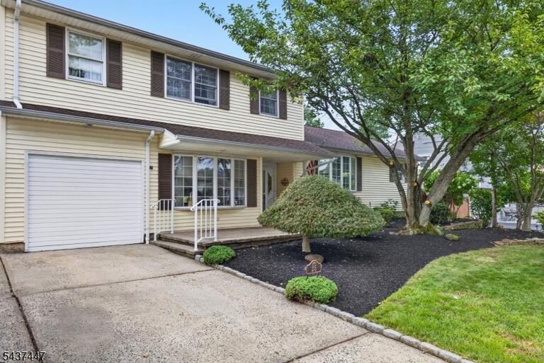 Property listing MLS 4049152 photo 2