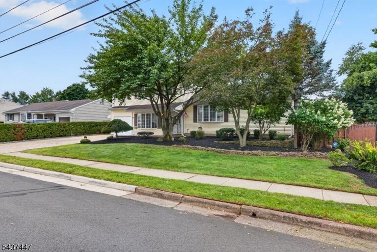 Property listing MLS 4049152 photo 3