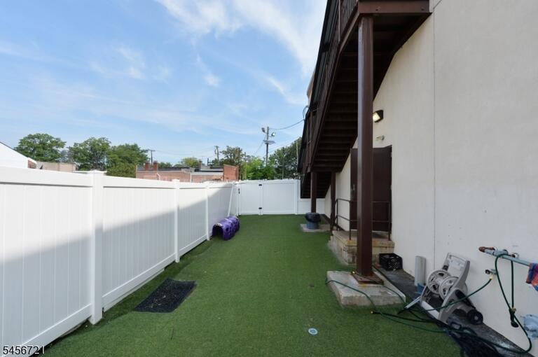 Property listing MLS 4049317 photo 14