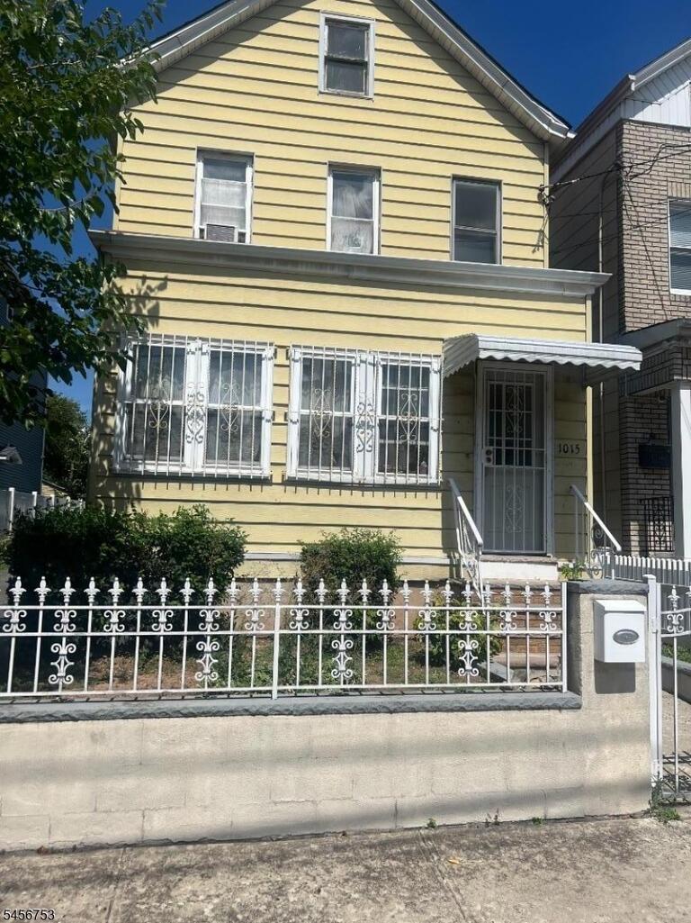 Property listing MLS 4049344 photo 1