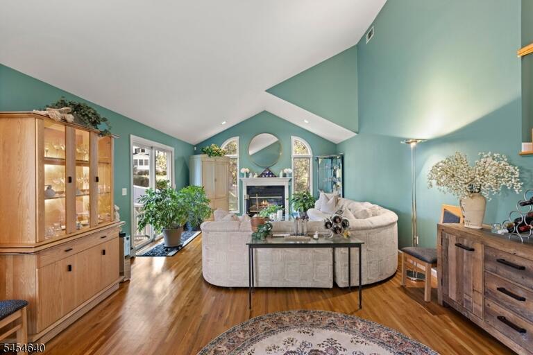 Property listing MLS 4049350 photo 7