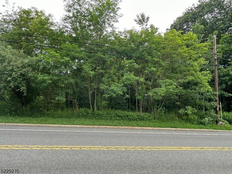 Property listing MLS 4049352 photo 2