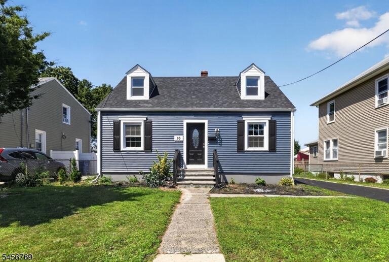 Property listing MLS 4049355 photo 2