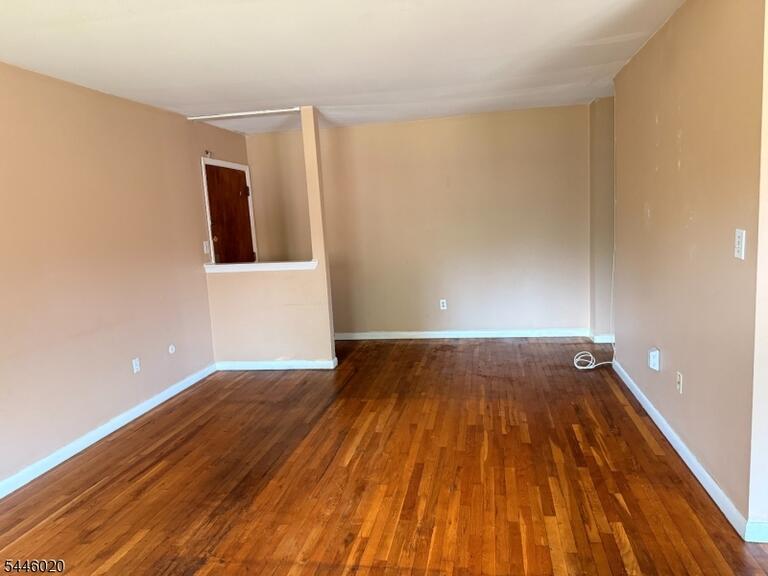 Property listing MLS 4049357 photo 3
