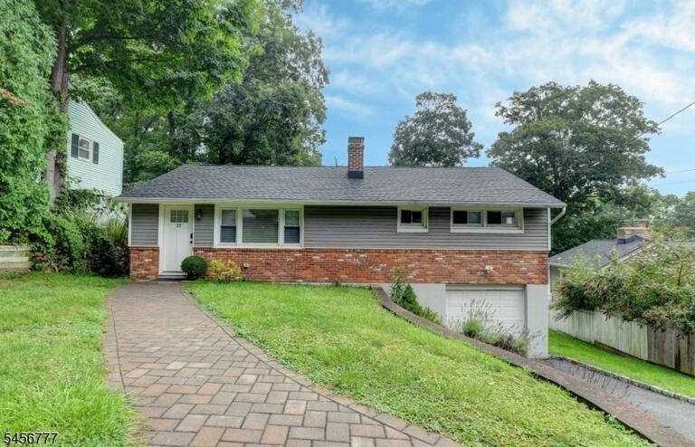 Property listing MLS 4049370 photo 1