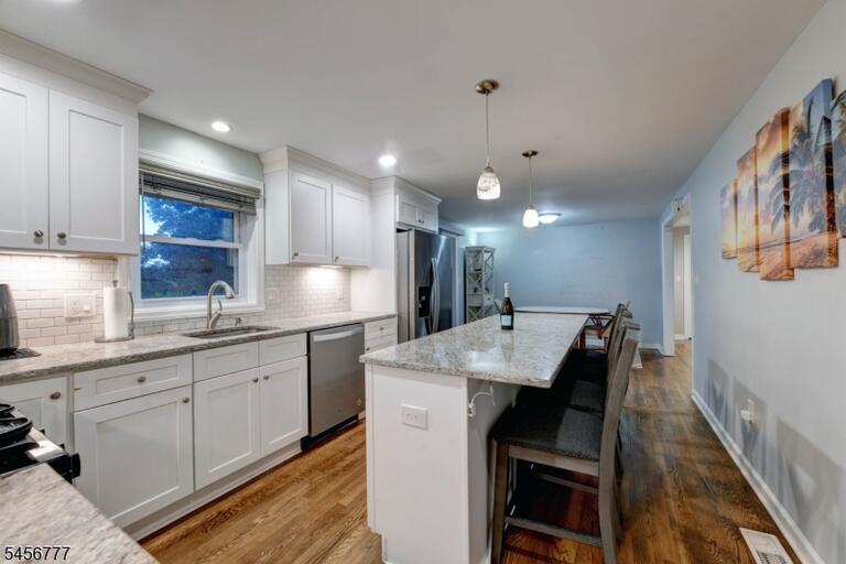 Property listing MLS 4049370 photo 8