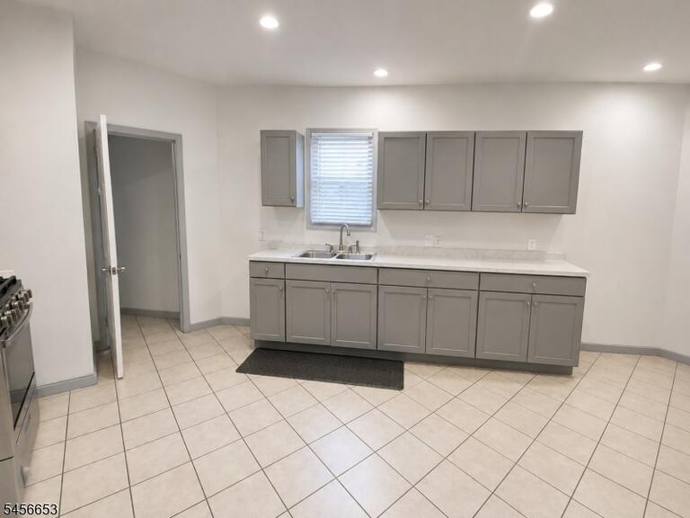Property listing MLS 4049397 photo 5