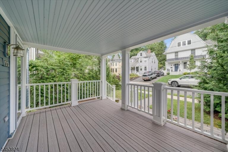 Property listing MLS 4049404 photo 2