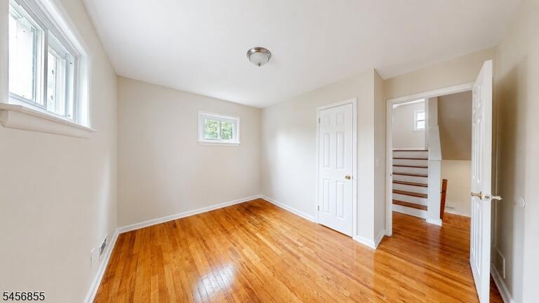Property listing MLS 4049423 photo 10