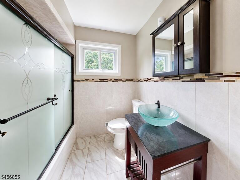 Property listing MLS 4049423 photo 7
