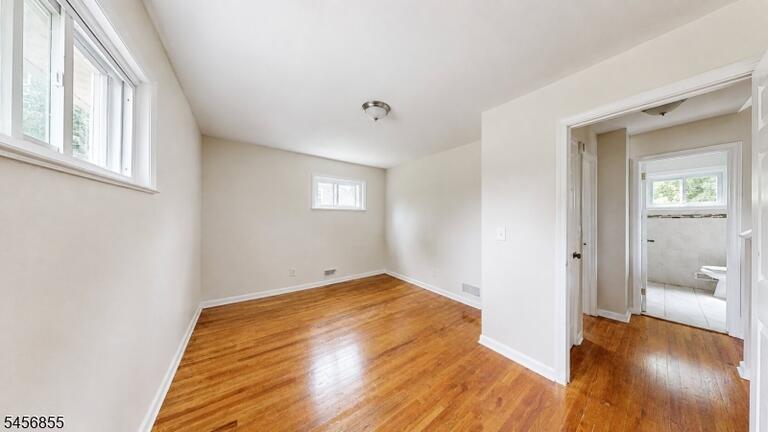 Property listing MLS 4049423 photo 9