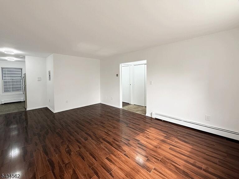 Property listing MLS 4049458 photo 2