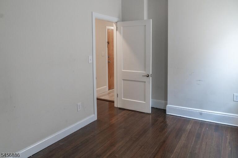 Property listing MLS 4049461 photo 9
