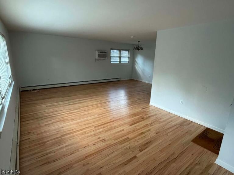 Property listing MLS 4049475 photo 13