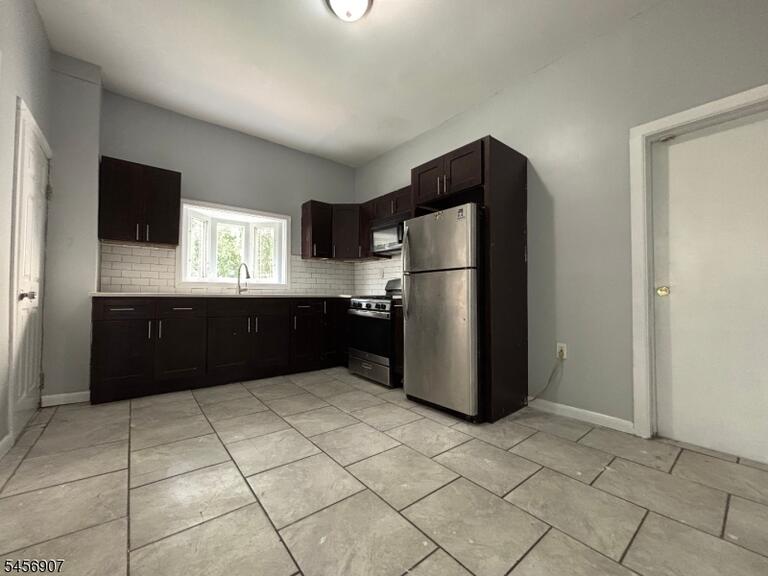 Property listing MLS 4049476 photo 1