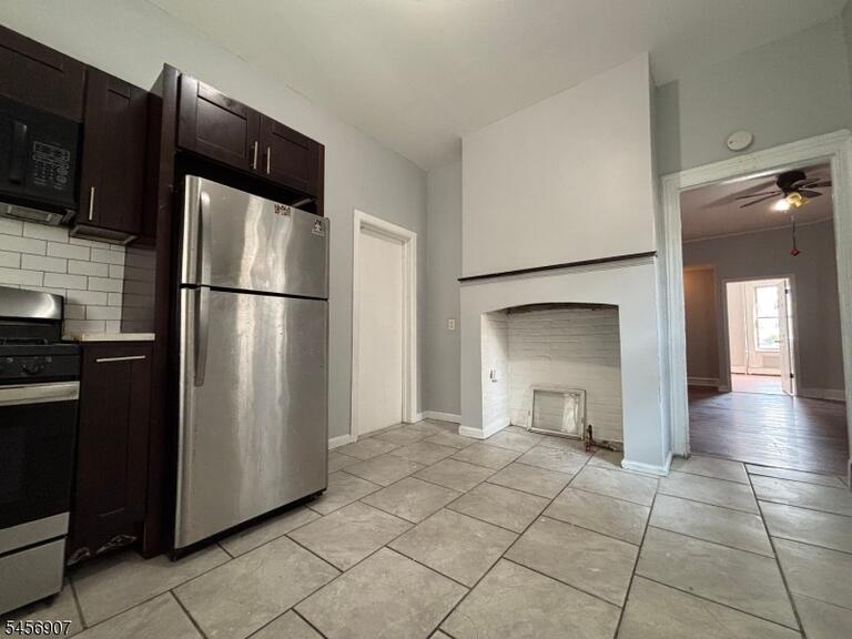 Property listing MLS 4049476 photo 2
