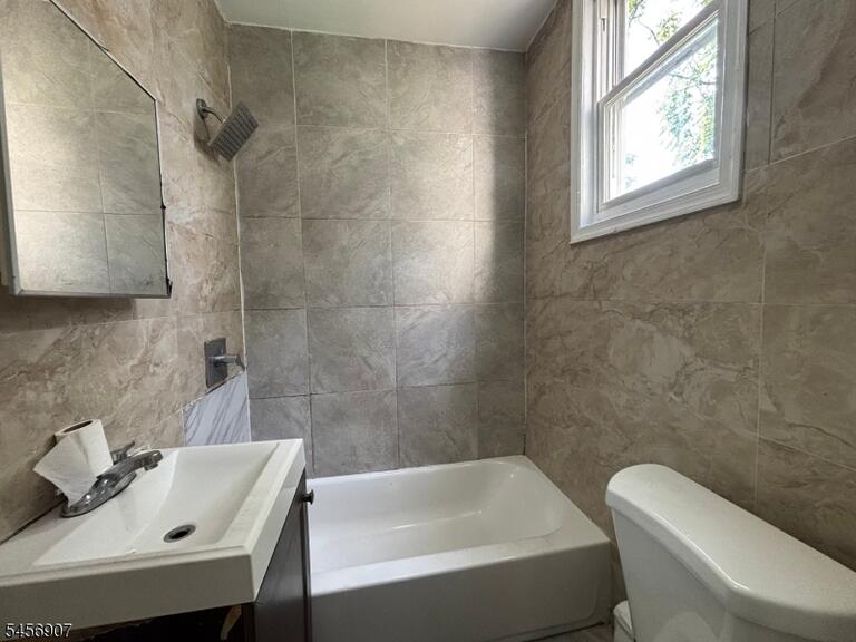 Property listing MLS 4049476 photo 7