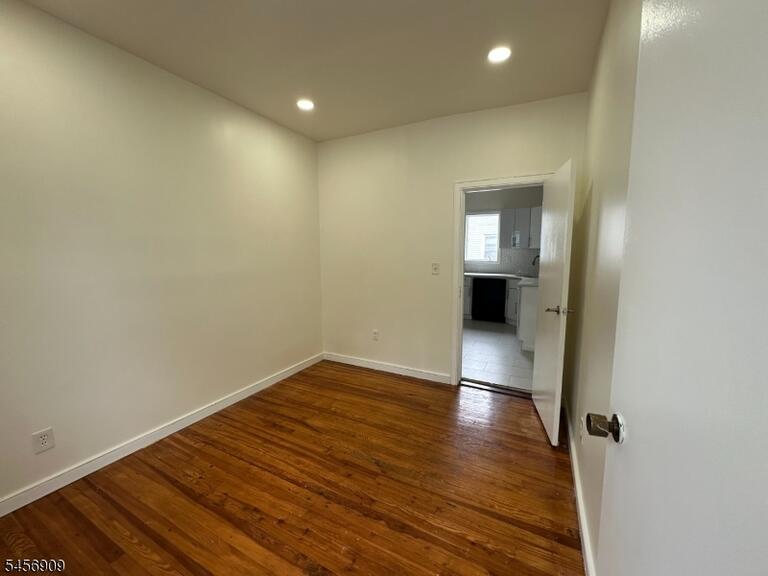 Property listing MLS 4049478 photo 11