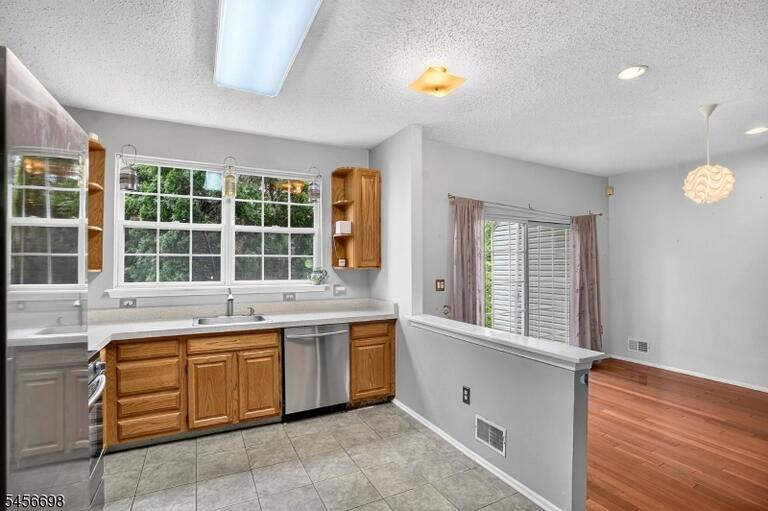 Property listing MLS 4049521 photo 5