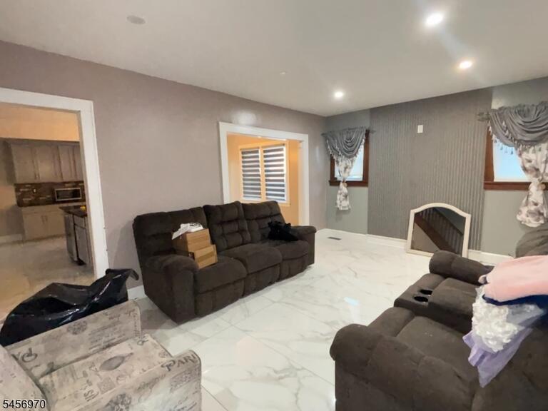 Property listing MLS 4049545 photo 12