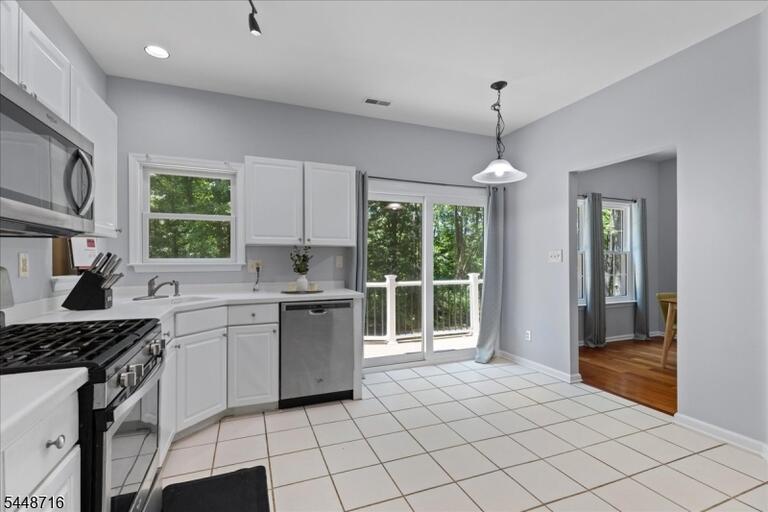 Property listing MLS 4049548 photo 9