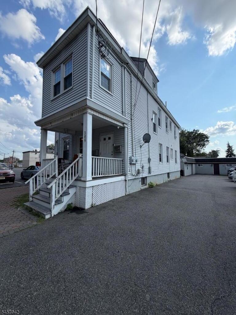 Property listing MLS 4049591 photo 2