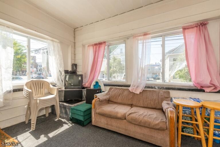 Property listing MLS 4049618 photo 3
