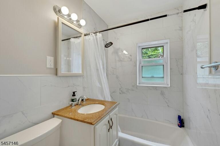 Property listing MLS 4049666 photo 9