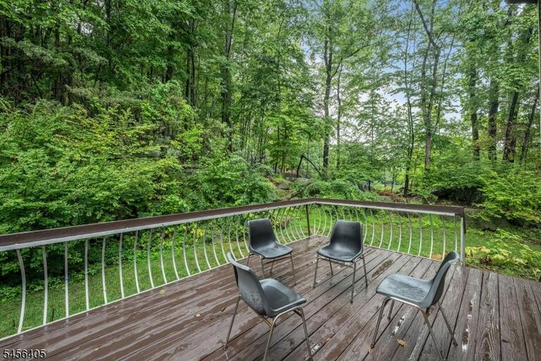 Property listing MLS 4049672 photo 4