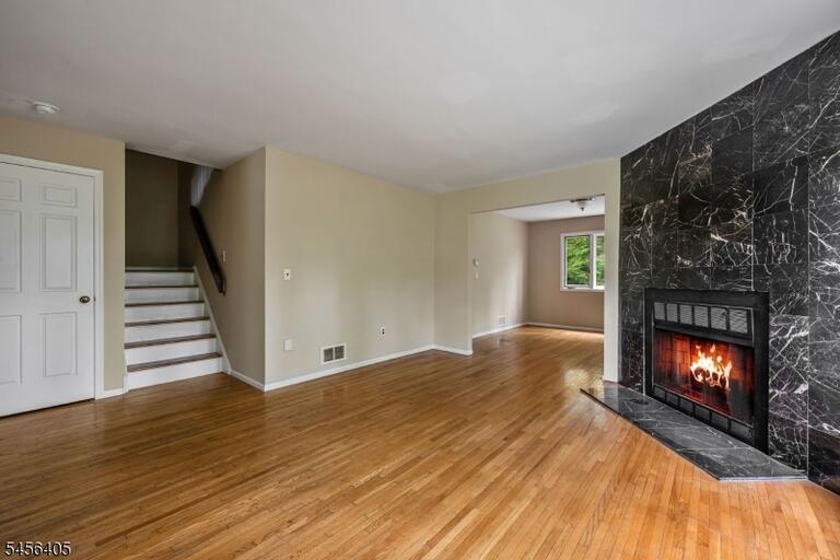 Property listing MLS 4049672 photo 8