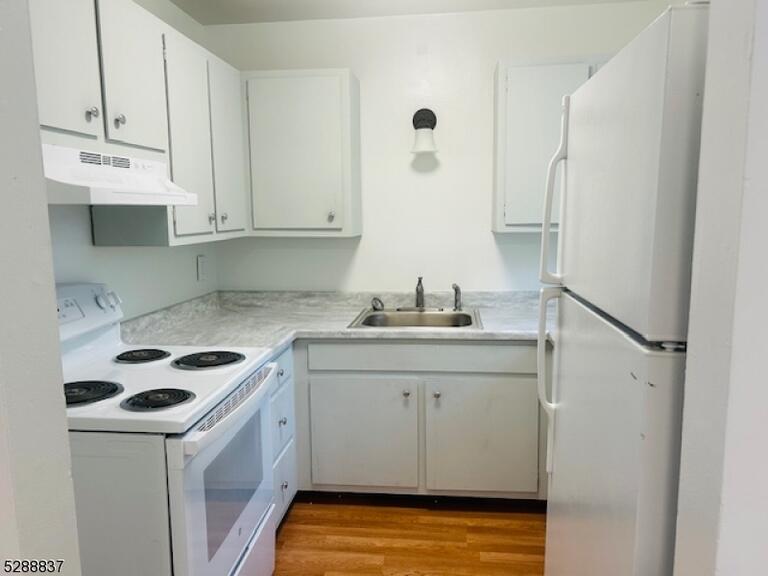 Property listing MLS 4049684 photo 2