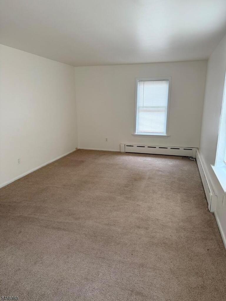 Property listing MLS 4049722 photo 2