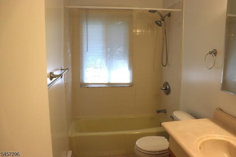 Property listing MLS 4049745 photo 4