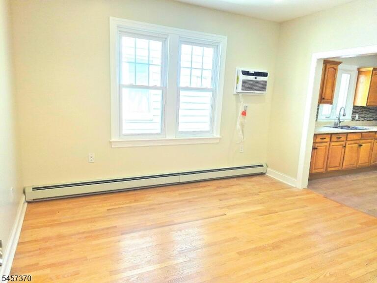 Property listing MLS 4049780 photo 4
