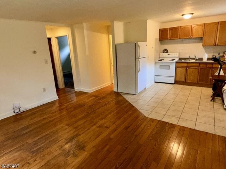 Property listing MLS 4049817 photo 4