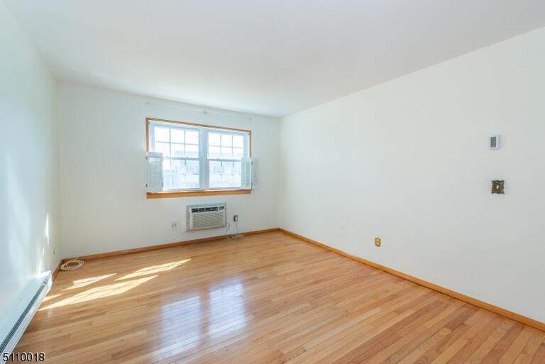 Property listing MLS 4049830 photo 7