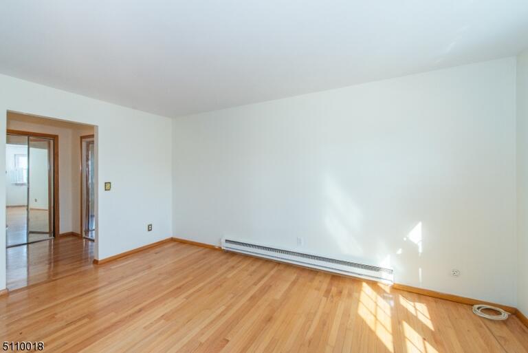 Property listing MLS 4049830 photo 8