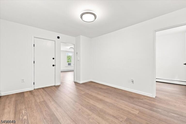 Property listing MLS 4049865 photo 5