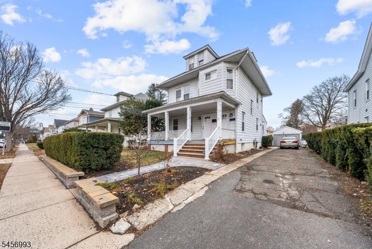 Property listing MLS 4049896 photo 1