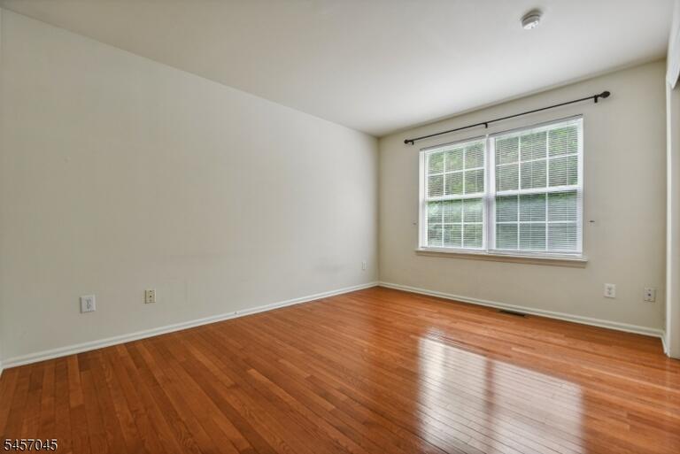 Property listing MLS 4049909 photo 5