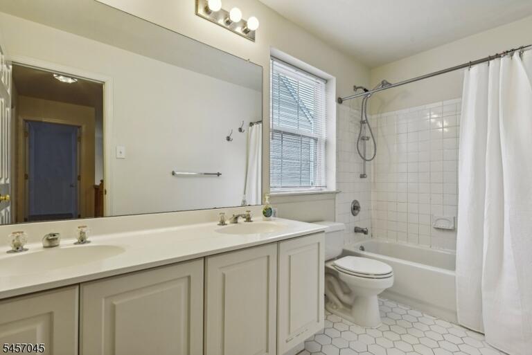 Property listing MLS 4049909 photo 7