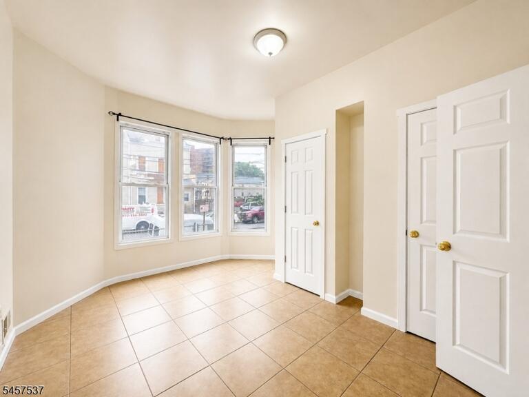 Property listing MLS 4049921 photo 6